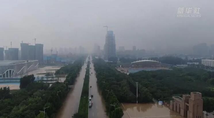 豫飛在行動(dòng)丨日夜奮戰(zhàn)卸物資，齊心協(xié)力抗災(zāi)情